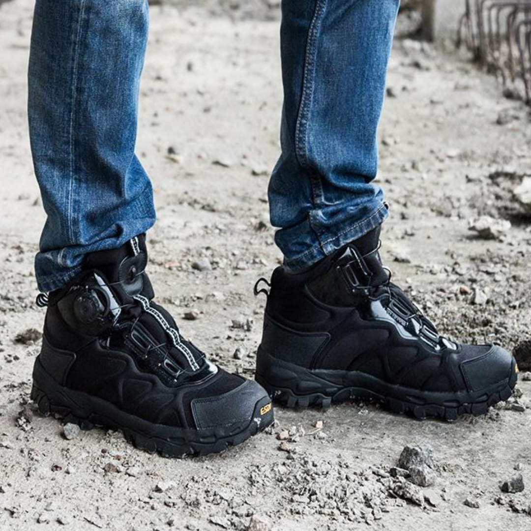 Men's Outdoor Hiking Shoes with Twist-Lock Closure