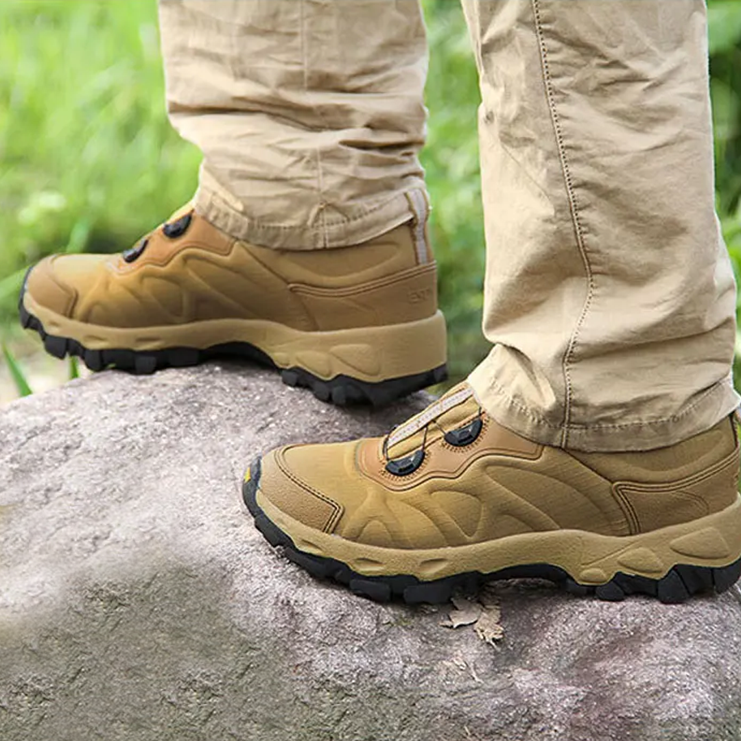 Men's Outdoor Hiking Shoes with Twist-Lock Closure