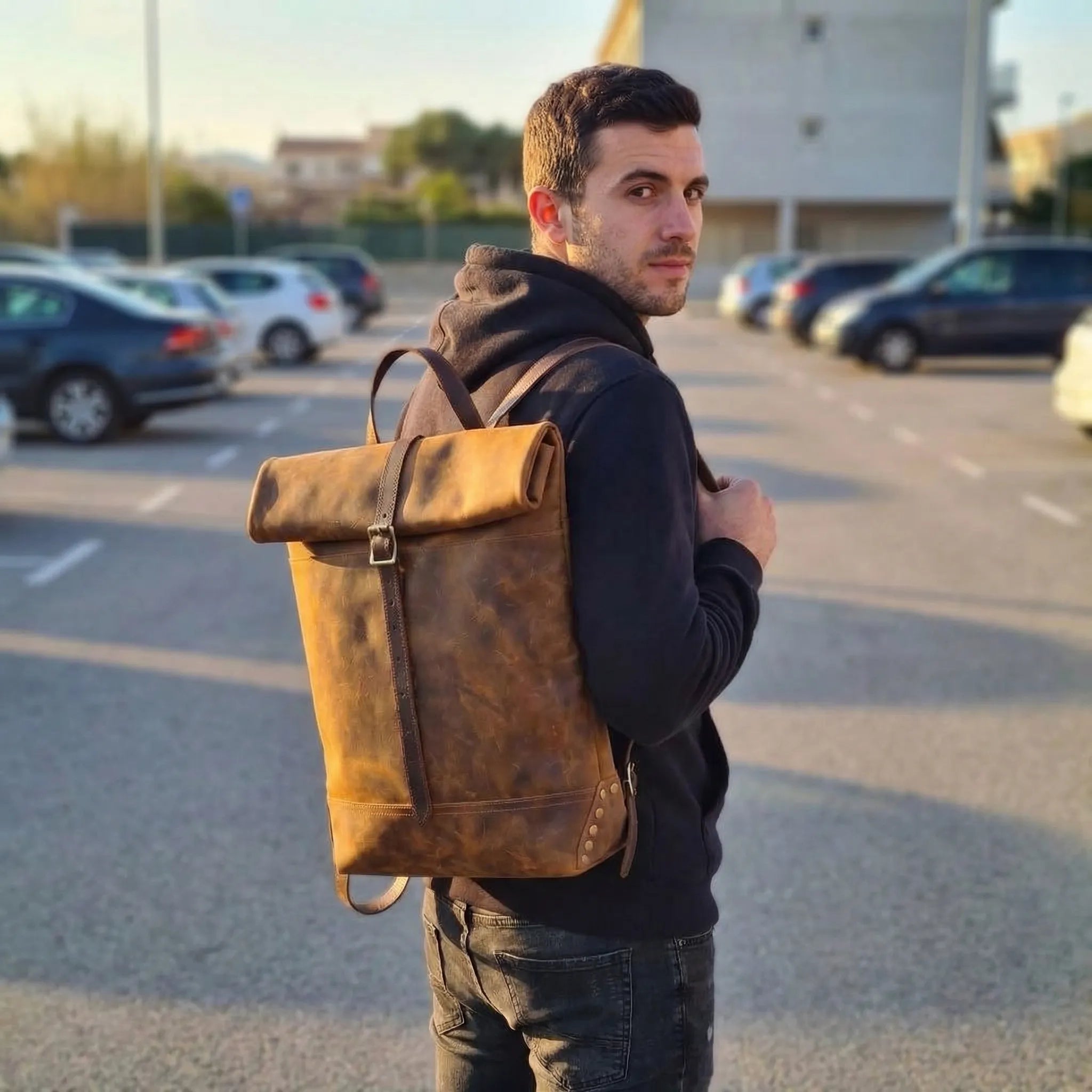 Vintage Roll-Top Structured Backpack – Durable Weatherproof Everyday Carry